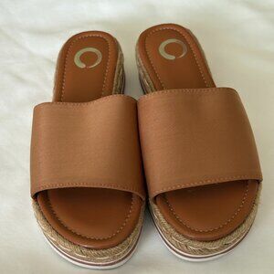 Tan wedge sandals Easy Spirit 1 1/2" wedge heel, size 6.5